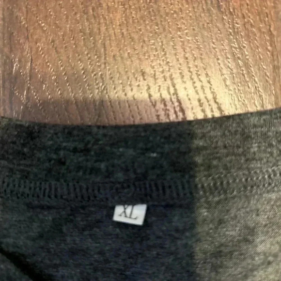 Kiss Graphic Women’s XL Grey Distressed Sleeveless Retro Concert‎ Lips T-Shirt - Picture 5 of 10